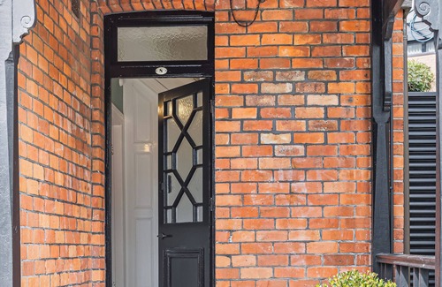 Auckland Central Business District Villa | Central Luxury Art & Craft Villa 2-3BR with Carpark