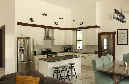 Armenia Haus | Central Oasis | Pool | BBQ | Family friendly