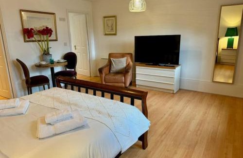 Stroud Wohnung | Central Studio 5 by MaisonPro