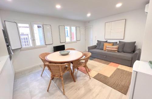 Setubal Wohnung | Central & Sunny Apt 10m to Beach, By TimeCooler