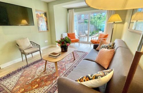 York Haus | Central Townhouse with free off road parking and garden