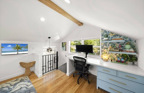 Tarpon River Haus | Centrally Located and Stylish 1BR / 1BA Guest House