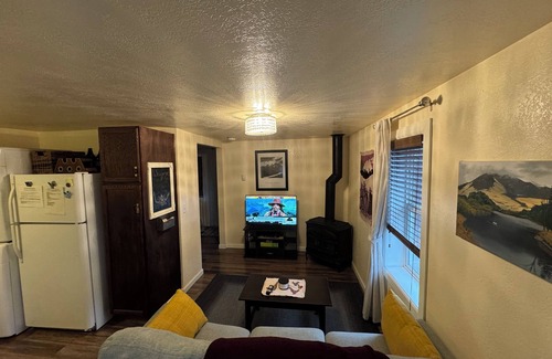 Southgate Triangle Haus | Centrally located 1 bd/1ba bungalow