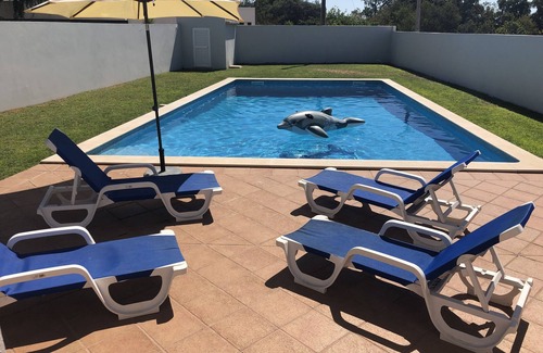 Figueiral Villa | Zentral gelegene Villa mit 3 Schlafzimmern und Pool in der Nähe der Strände