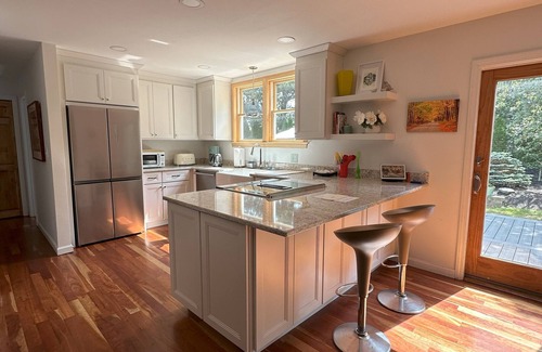 Oak Bluffs Haus | Centrally-located 3-bedroom house in Oak Bluffs with Expansive Yard