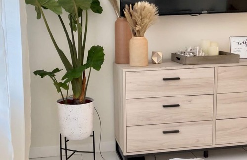 George Town Wohnung | Centrally located, cozy studio in residential neighborhood.