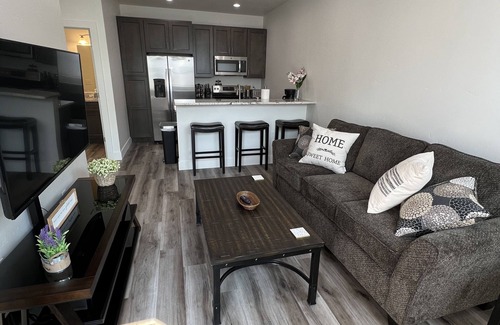 Franklin to the Fort Wohnung | Centrally located, newly remodeled apartment - Unit C