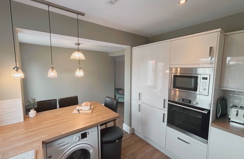 Hornsea Haus | Centrally-located seaside holiday home with parking space and private garden