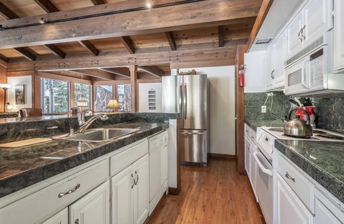 Tahoe Tavern Eigentumswohnung | Tahoe Tavern Wohnung! Zugang zum Privatstrand, Pool, Tennis und Pier !!