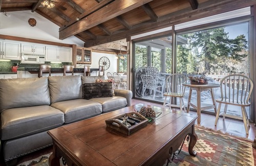 Tahoe Tavern Eigentumswohnung | Tahoe Tavern Wohnung! Zugang zum Privatstrand, Pool, Tennis und Pier !!