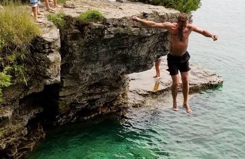 Fish Creek Eigentumswohnung | Centrally located to everything Fish Creek has to offer