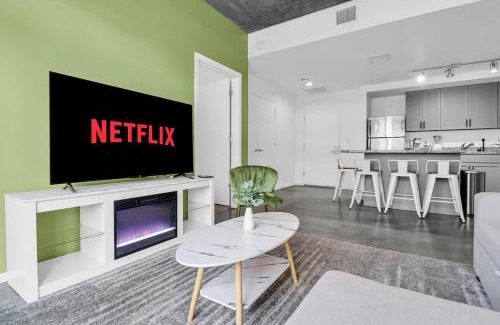 Evans Churchill Wohnung | Centric 2BR In HEART of DTPHX Free Garage Parking