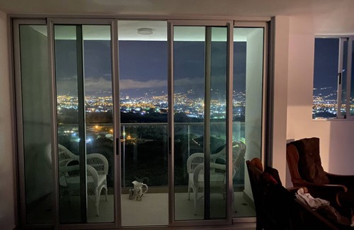 Rincon de Sabanilla Eigentumswohnung | Centric, Modern, and Views for Days