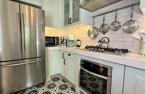 Centro Haus | Centro Oasis: Pool, Rooftop Deck, A/C, Wi-Fi, Private Parking, Walk to BEST...