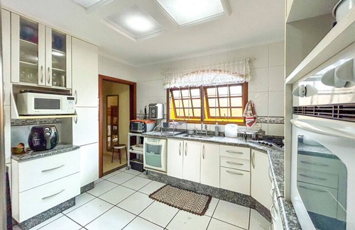 Jardim Colonial Haus | Chácara elegante com piscina e lazer em Atibaia/SP