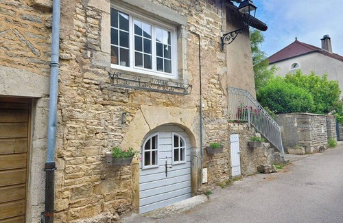 Chateau-Chalon Wohnung | Château's little cocoon