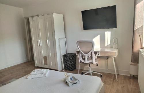 Woippy Haus | Ch privée 18m - Canapé - Netflix - Appart 120m