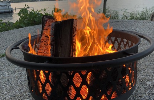 Antioch Haus | Chain O'Lakes Lakeside Getaway