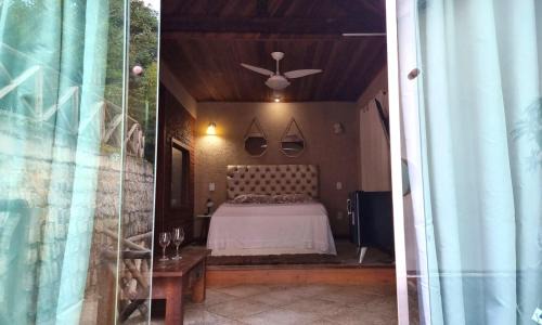 Penedo Kabine | Chalé 08 com hidro no coração de Penedo