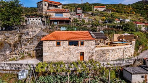Moncao Skihütte | Chalé dos Penedos, sossego e piscina privada