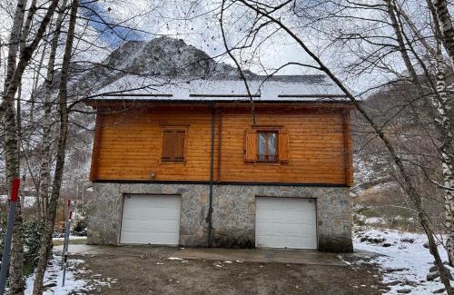 L'Hospitalet-pres-l'Andorre Skihütte | Chalet bois au coeur des Pyrénées ariégeoises