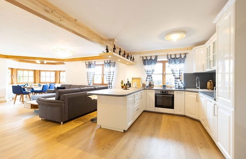 Verwaltungsgemeinschaft Hornergruppe Skihütte | Chalet 'Au' with Mountain View, Private Terrace and Wi-Fi