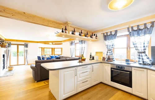 Verwaltungsgemeinschaft Hornergruppe Skihütte | Chalet 'Au' with Mountain View, Private Terrace and Wi-Fi
