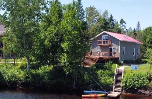 Shannon Skihütte | Chalet avec spa et vue sur la rivière Jacques-Cartier