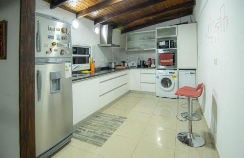 Posadas Haus | chalet con parque quincho y pileta