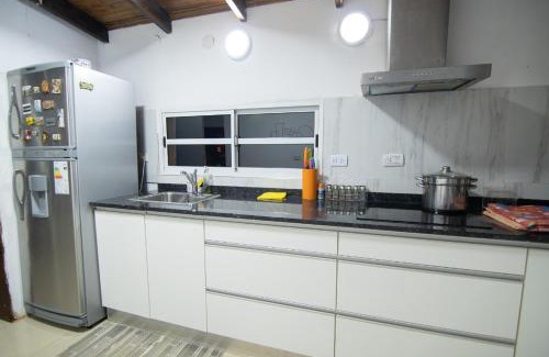 Posadas Haus | chalet con parque quincho y pileta