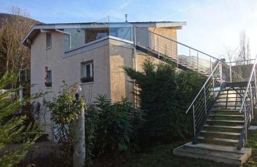 Collonges-sous-Saleve Wohnung | Chalet de TARA - Grand appartement esprit chalet - piscine chauffée - Genève
