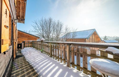 Saint-Laurent-en-Grandvaux Haus | Chalet L’Embellie - Chalet avec piscine partagée