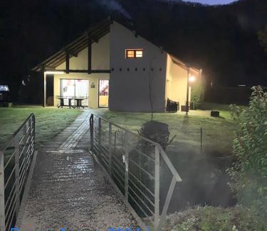Nans-sous-Sainte-Anne Haus | Chalet gite l'Arcange 3 chambres au calme Franche Comte bord de riviere peche sur place