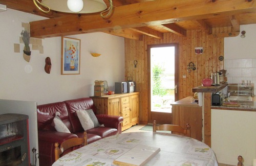 Ax-les-Thermes Skihütte | Chalet / Gite "Les Althéas" in a quiet location, mountain view, on the edge of a forest