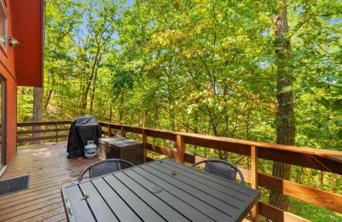 Basye Skihütte | Chalet w Huge Deck, Grill, WiFi, Mins to Bryce!