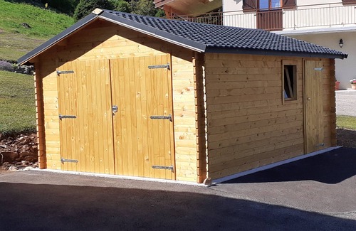 Prenovel Skihütte | Chalet with fireplace (wood supplied) sleeps 10 (discount for stays of 3 nights or more)