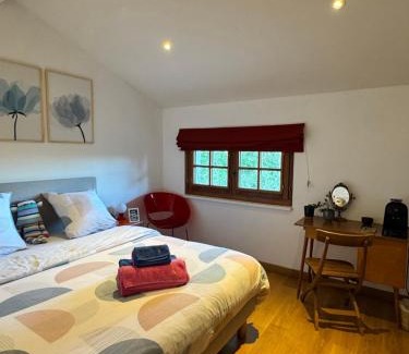 Divonne-les-Bains Haus | Chambre au calme & salle de bain privée