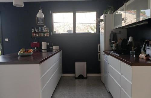 Offemont Haus | Chambre calme à la limite de Belfort, maison avec jardin proche du stade, du skatepark et de la rivière
