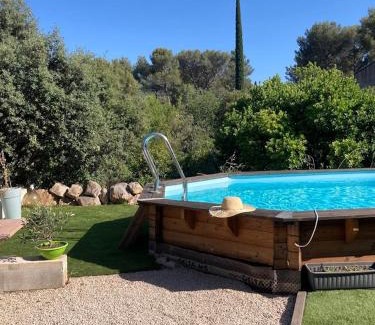 Gemenos Haus | Chambre d'hôte, SdB & accès privé, piscine, jardin