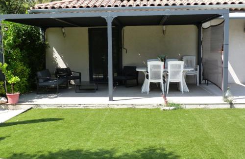 Gemenos Haus | Chambre d'hôte, SdB & accès privé, piscine, jardin