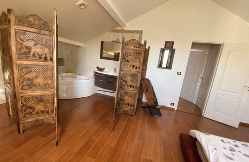 Livry-Gargan Bed & Breakfast | Chambre Dhôtes Dans Charmant Pavillon à Quelques Stations des Jeux Olympiques