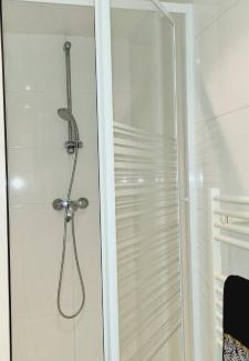 Adamville Haus | Chambre indépendante avec salle de bain privée au calme Saint-Maur-des-Fossés