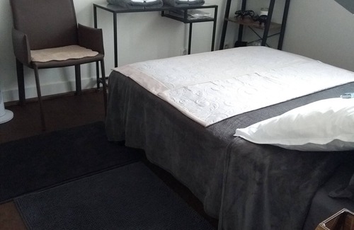 Plateau - Mont-Valerien Bed & Breakfast | Chambres d Hotes Avec Jardin, Terasse. 15 mn de la Defense. Sur le Mont Valerien