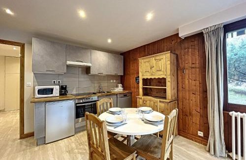 Chamonix City Centre Wohnung | Chamonix: Appt 2P, 4 pers, terrasse, parking, proche centre et télécabine - FR-1-507-26