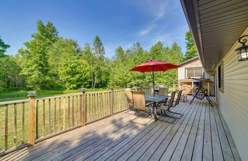 Champion Haus | Champion Vacation Rental with Fire Pit!