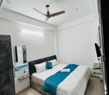 Varanasi Haus | Chandrakala Residency Paying Guest House Near Kashi Vishwanath Temple and Ganga Ghats