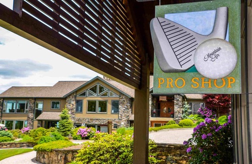 Mountain Air Villa | Changes in Latitude - Private Club Access