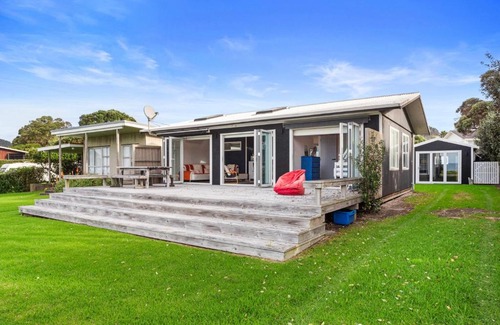 Whiritoa Haus | Changing Sands - Whiritoa Holiday Home