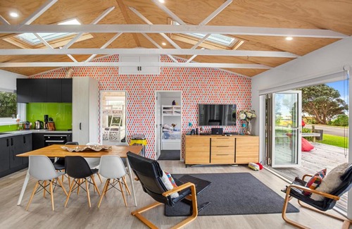 Whiritoa Haus | Changing Sands - Whiritoa Holiday Home