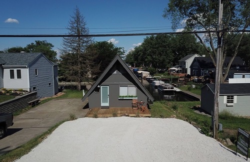 Syracuse Haus | Channel Front Lake Wawasee